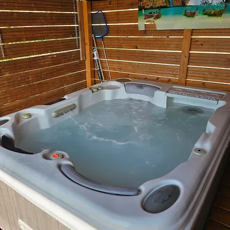 Cube D'amour Lägenhet Gionges